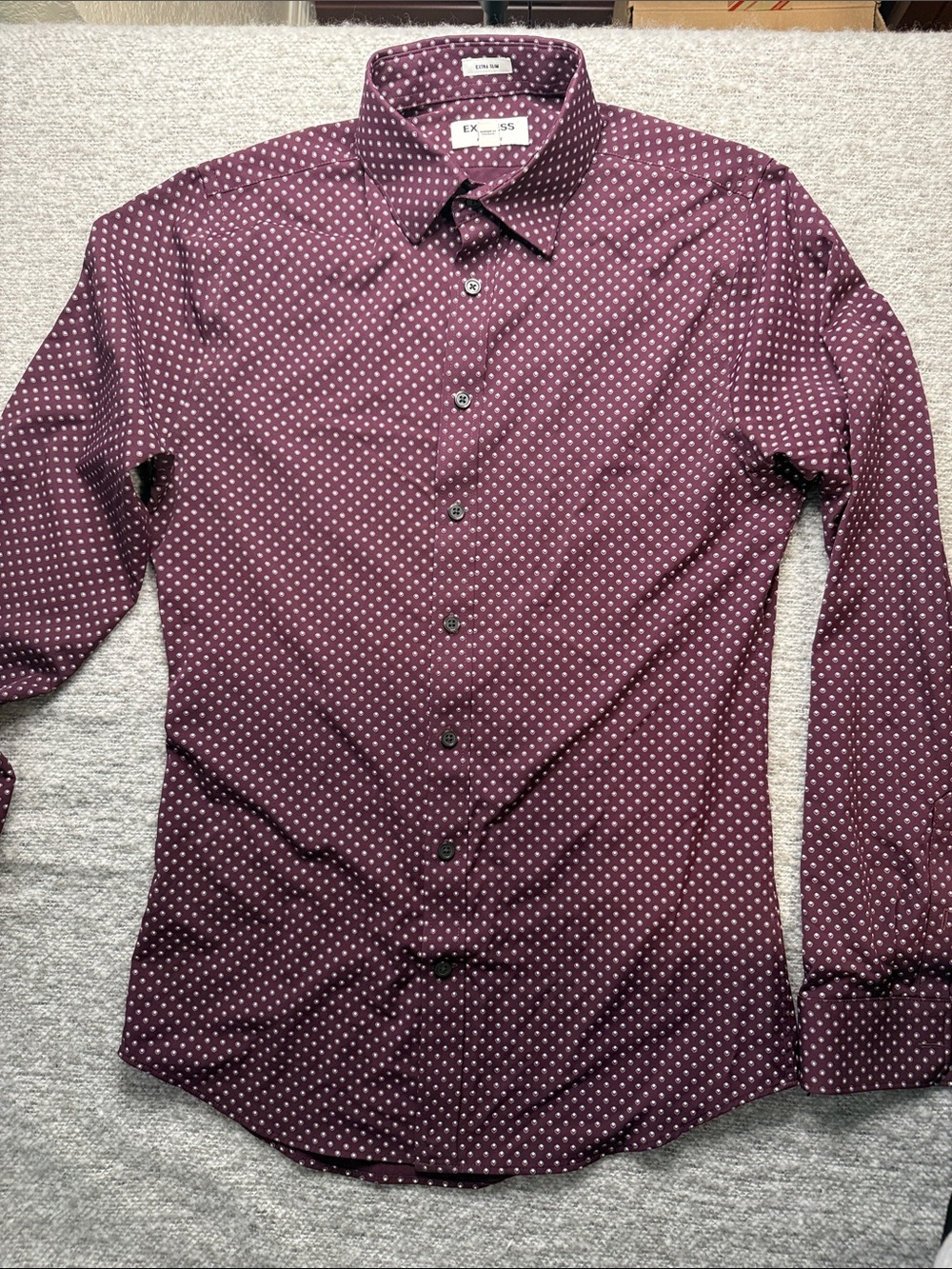 Express Men’s Burgundy Dot-Print Extra Slim Performance Shirt Size XS 13-13 1/2
